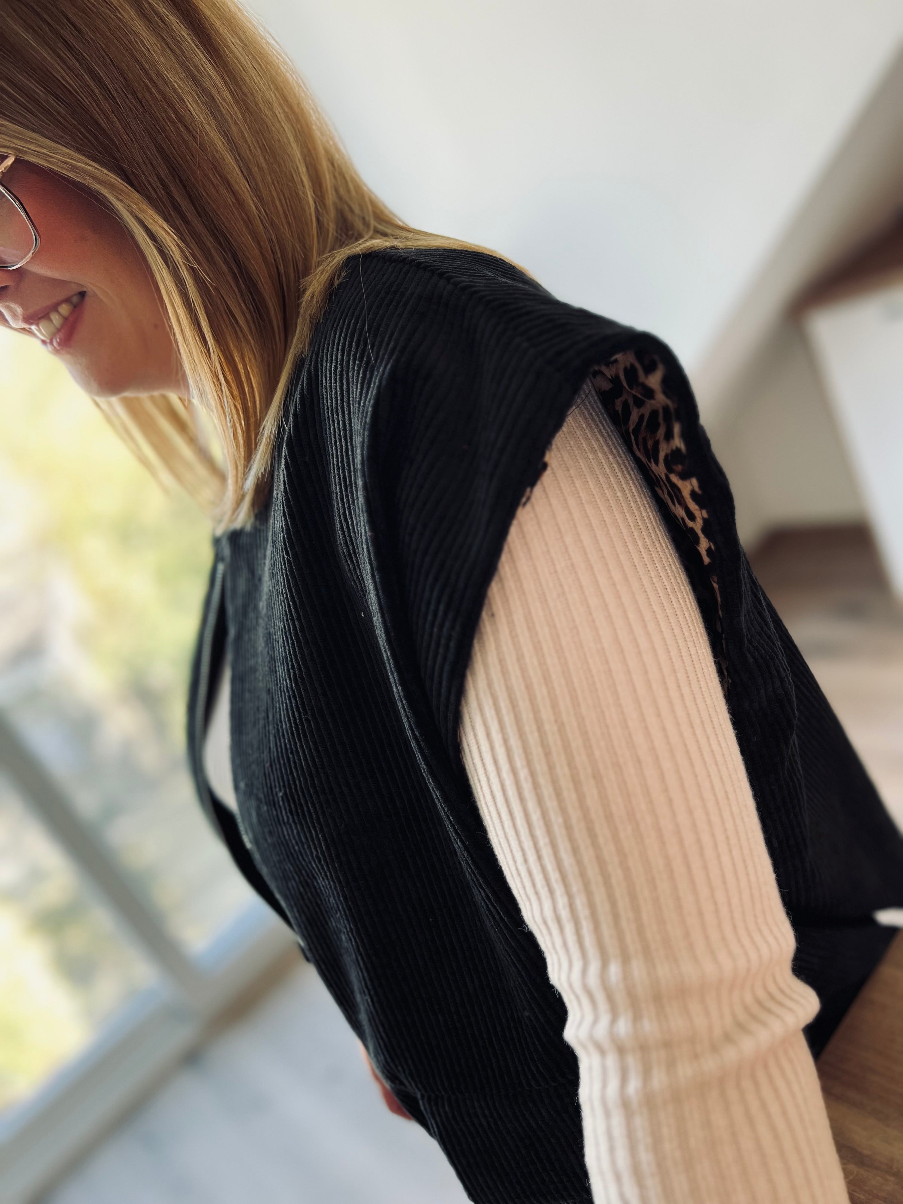 Notre gilet velours ORSO sans manches noir