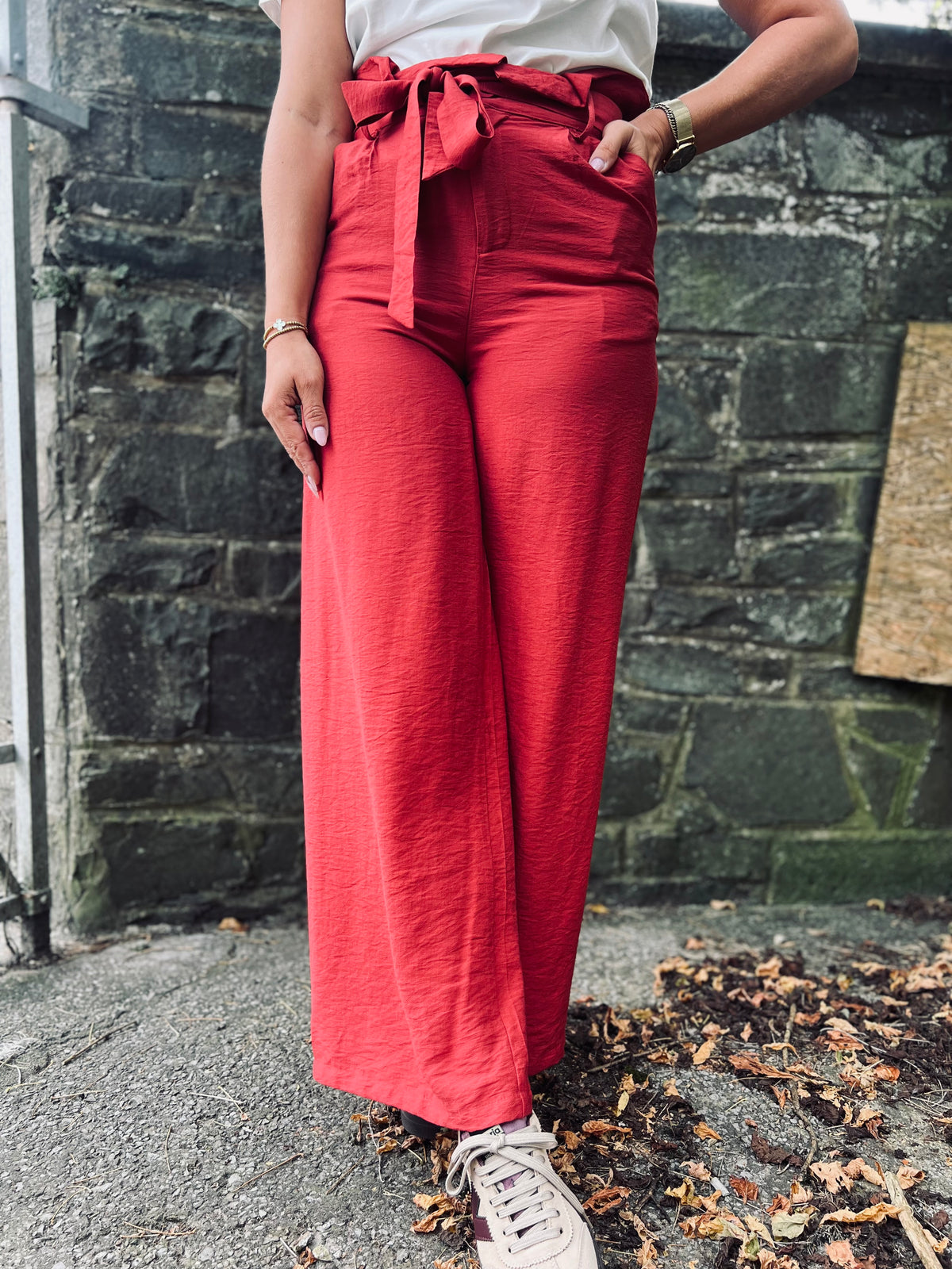 Notre pantalon LINA cerise