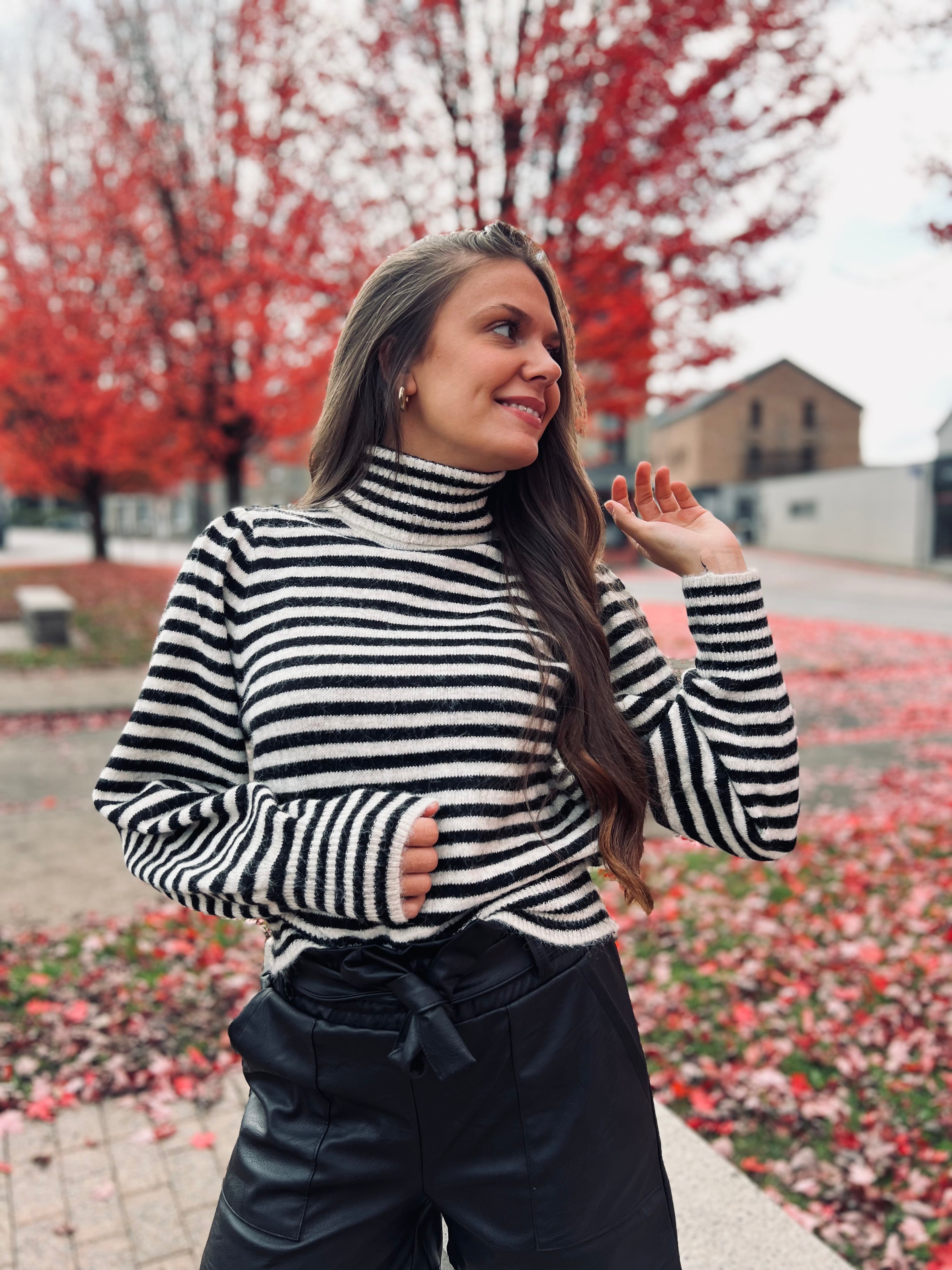 Notre pull tout doux RAVIO noir